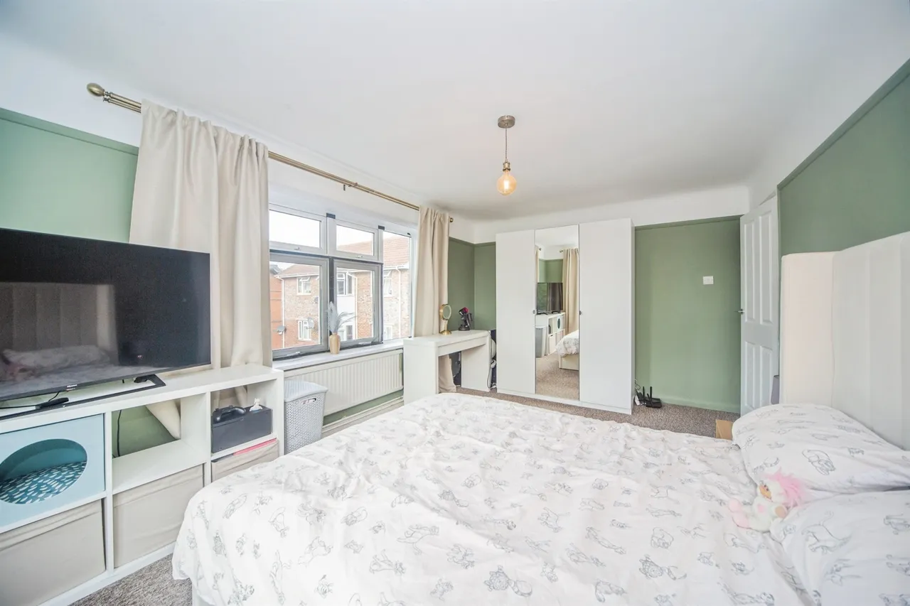 Archers Road, SOUTHAMPTON, photo 7