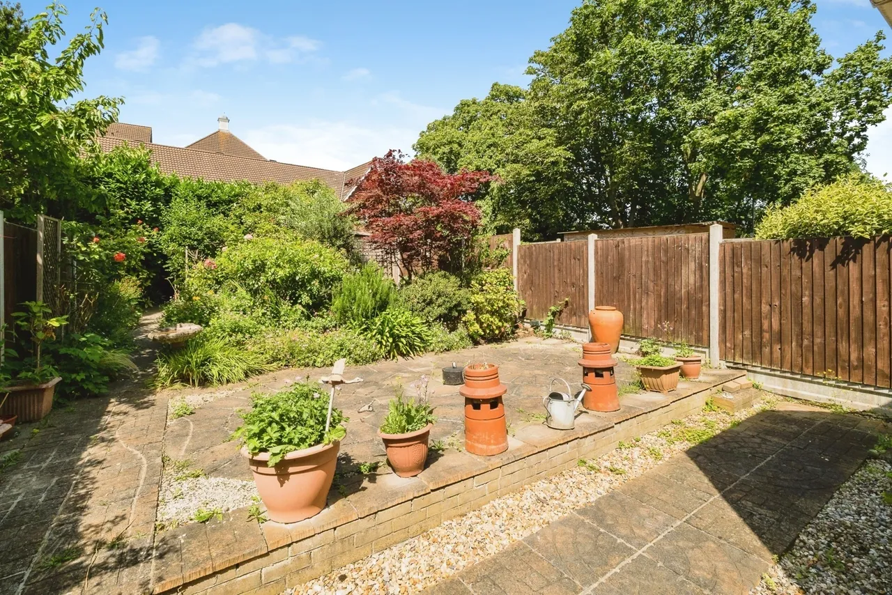 Monarch Way, Ilford, IG2, photo 32