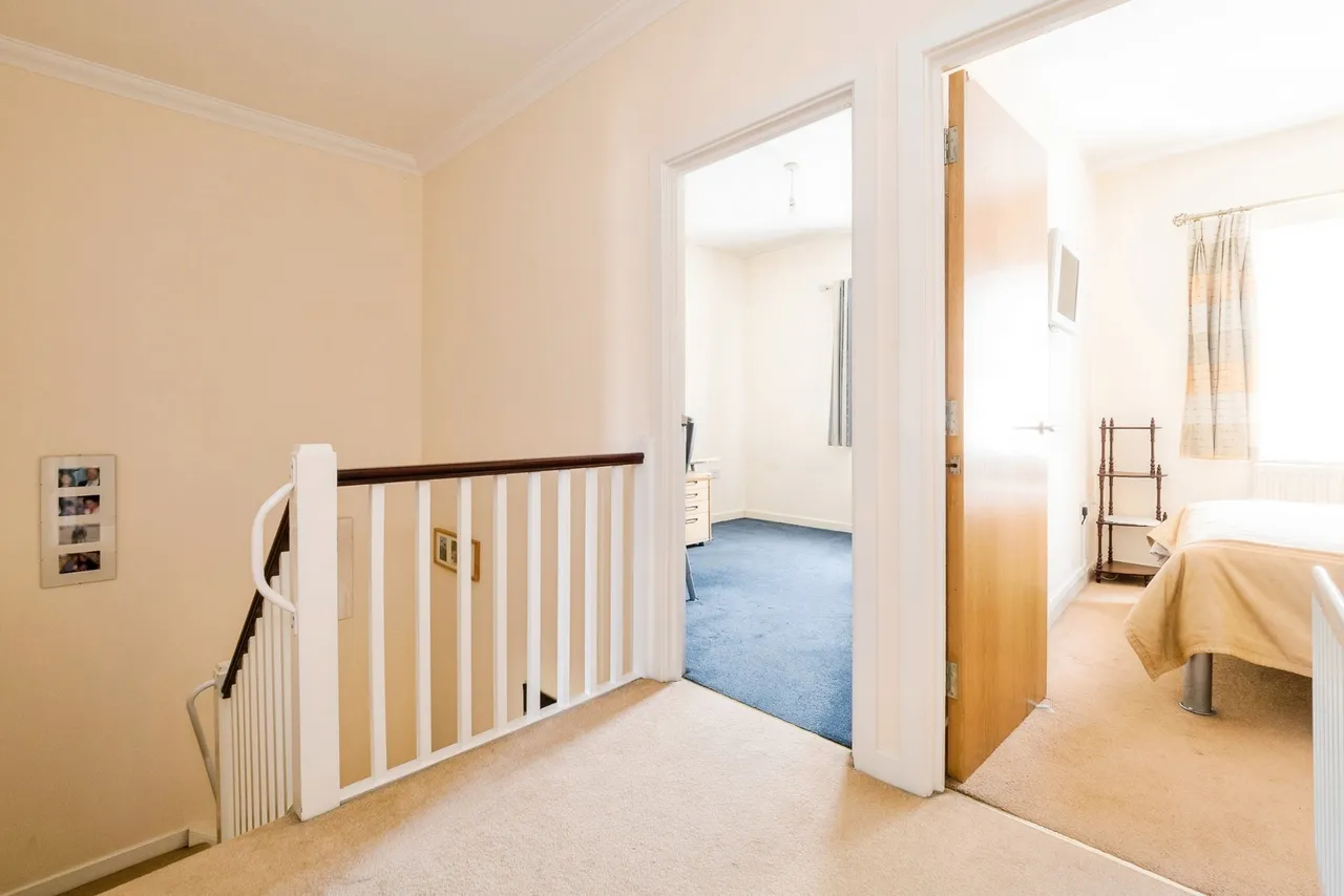 Monarch Way, Ilford, IG2, photo 20