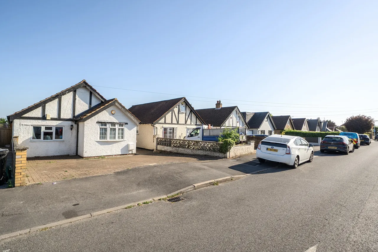 Nicholls Avenue, Hillingdon, UB8, photo 23