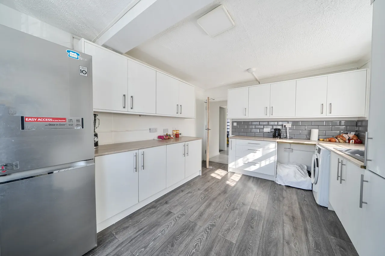 Nicholls Avenue, Hillingdon, UB8, photo 5