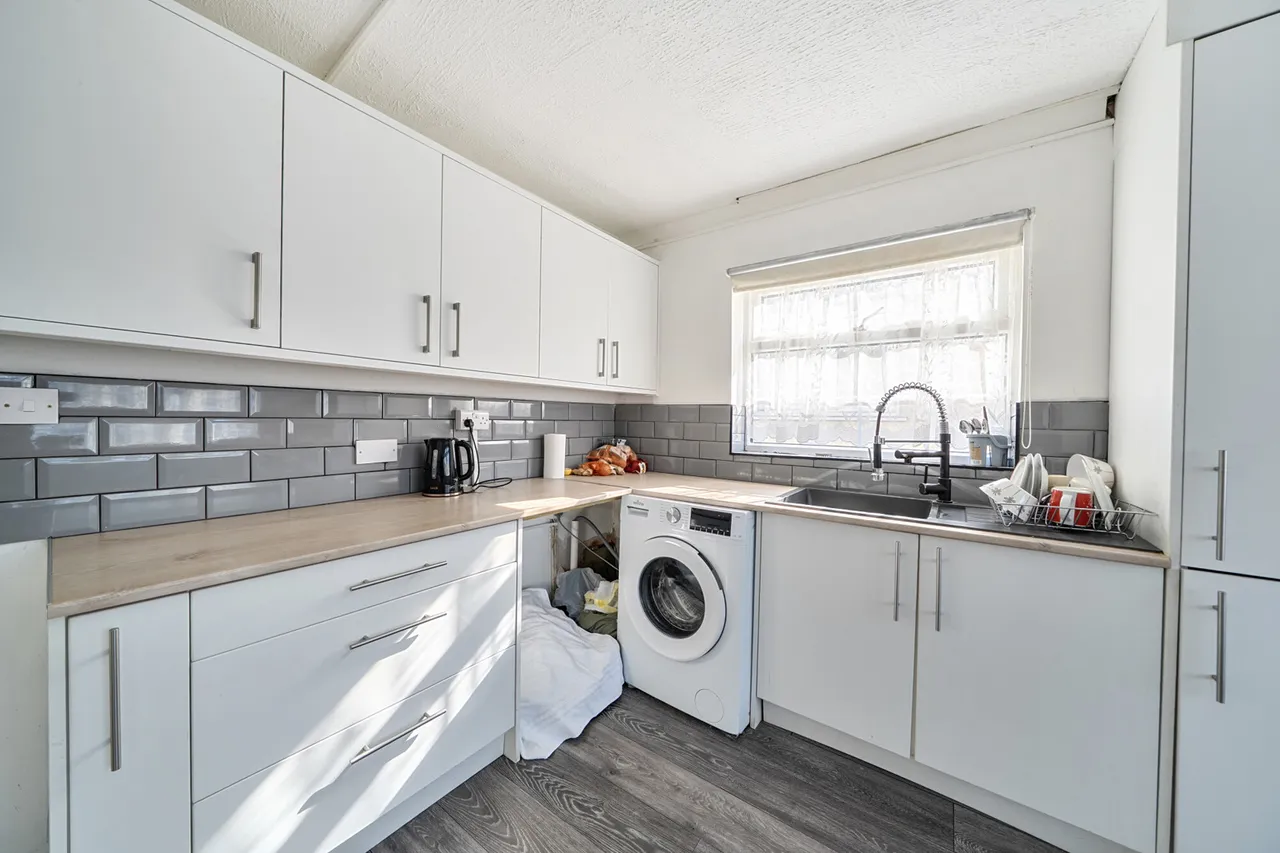 Nicholls Avenue, Hillingdon, UB8, photo 4