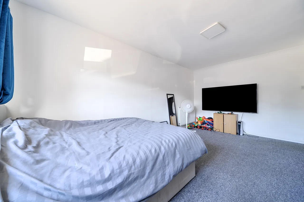 Nicholls Avenue, Hillingdon, UB8, photo 18