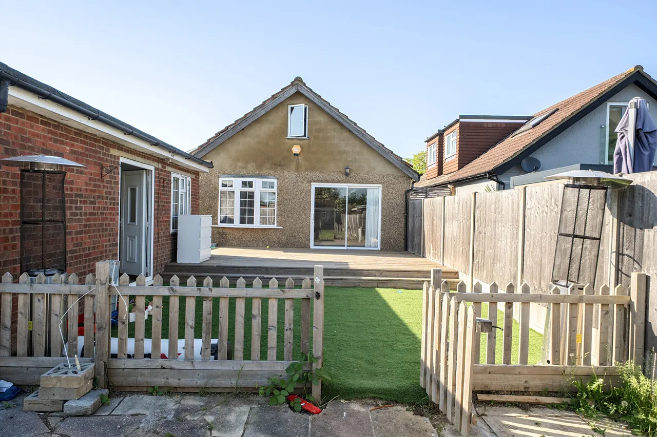Nicholls Avenue, Hillingdon, UB8, photo 20