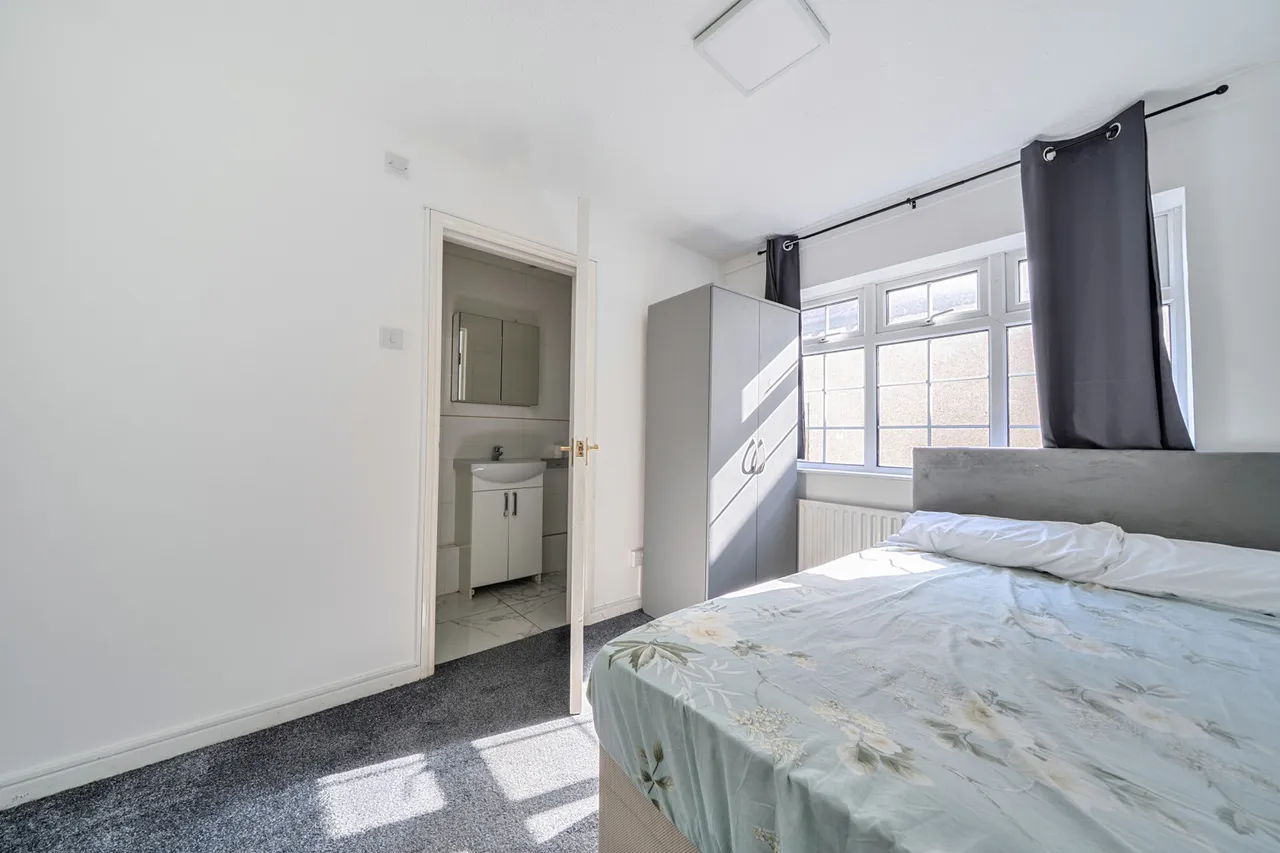 Nicholls Avenue, Hillingdon, UB8, photo 7