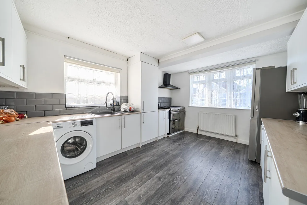 Nicholls Avenue, Hillingdon, UB8, photo 11