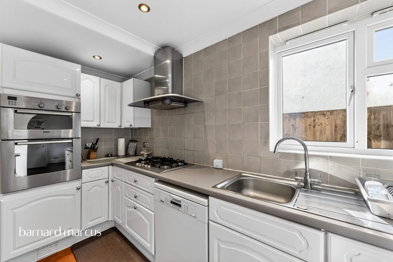 Lenham Road, Sutton, photo 8
