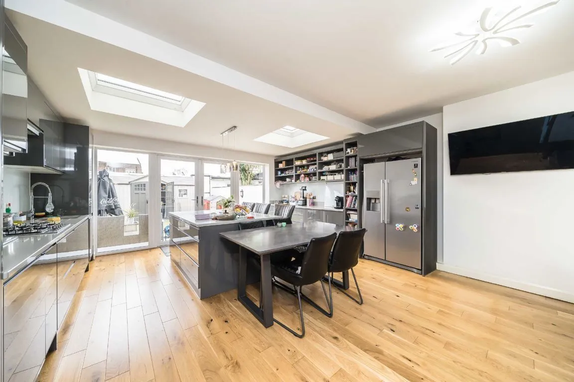 Fieldend Road, SW16, photo 2