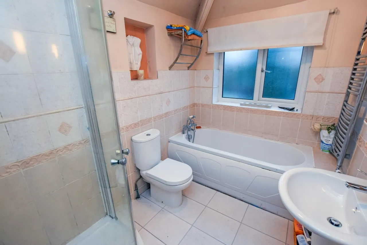 Crofton Avenue, Timperley, WA15, photo 8