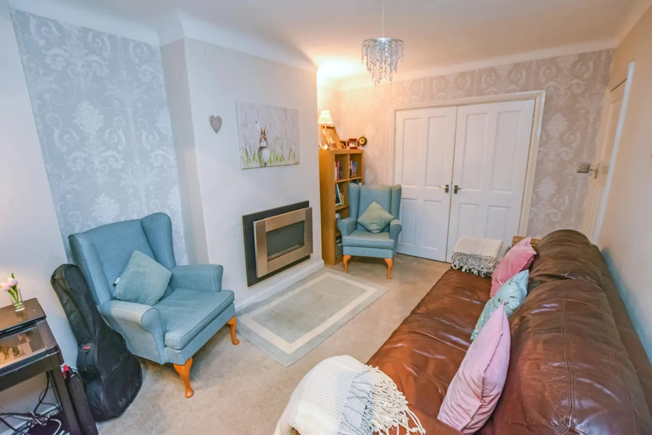 Crofton Avenue, Timperley, WA15, photo 4