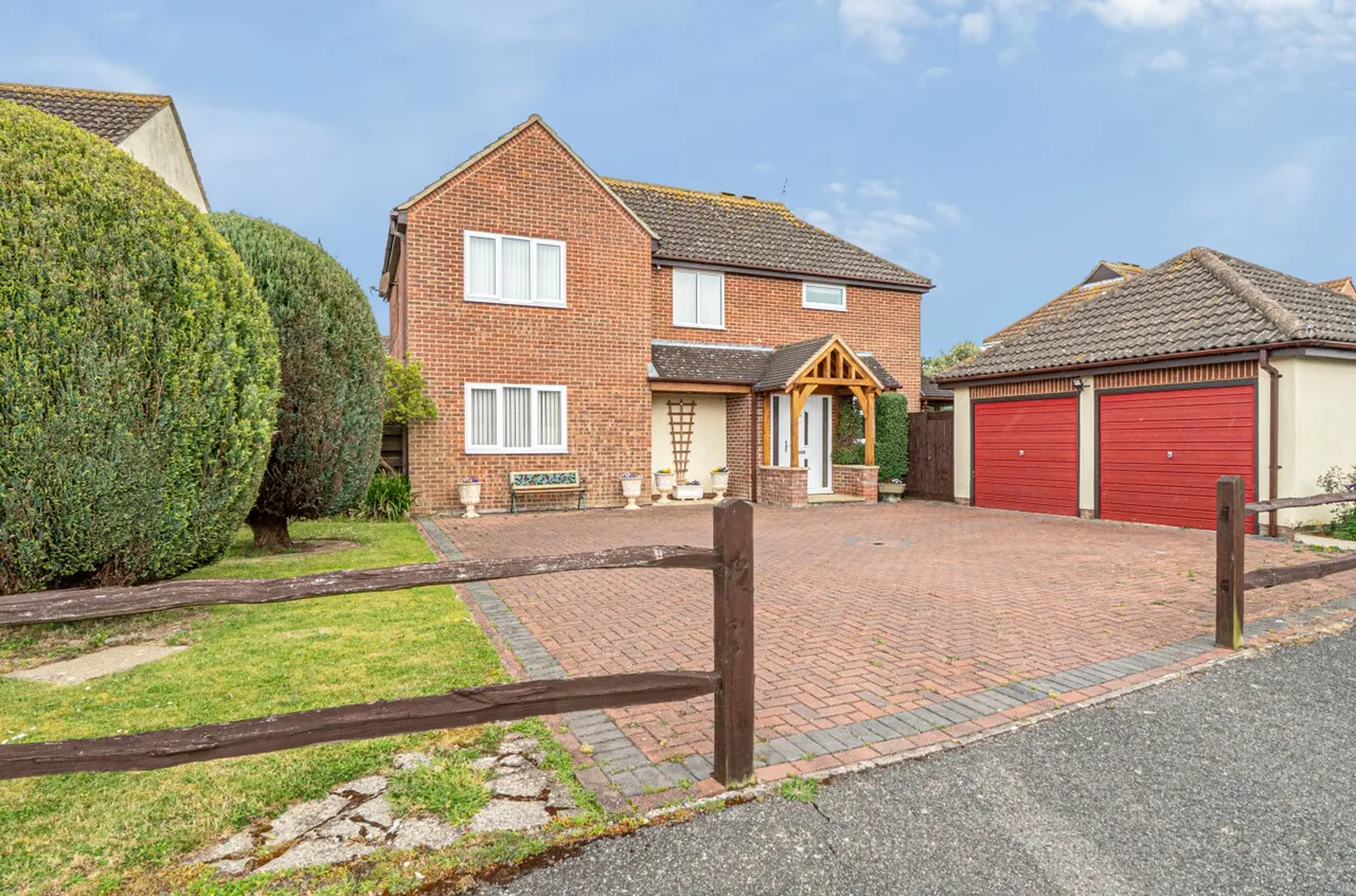 4 bed property for sale, Blakemyle, Aldwick Felds, PO21