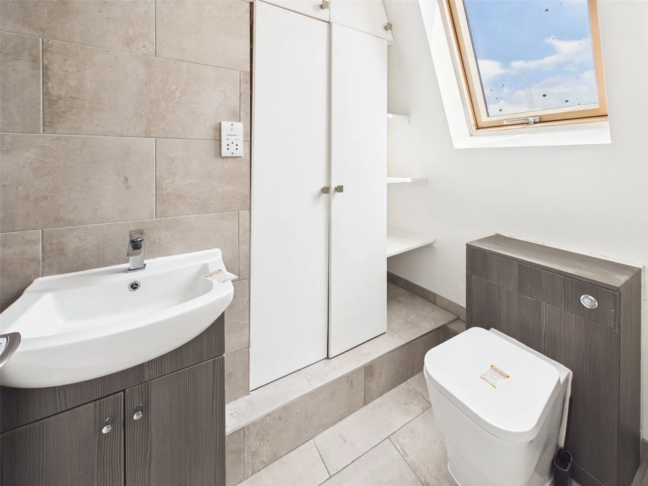 Upper Sunbury Road, Hampton, TW12, photo 11