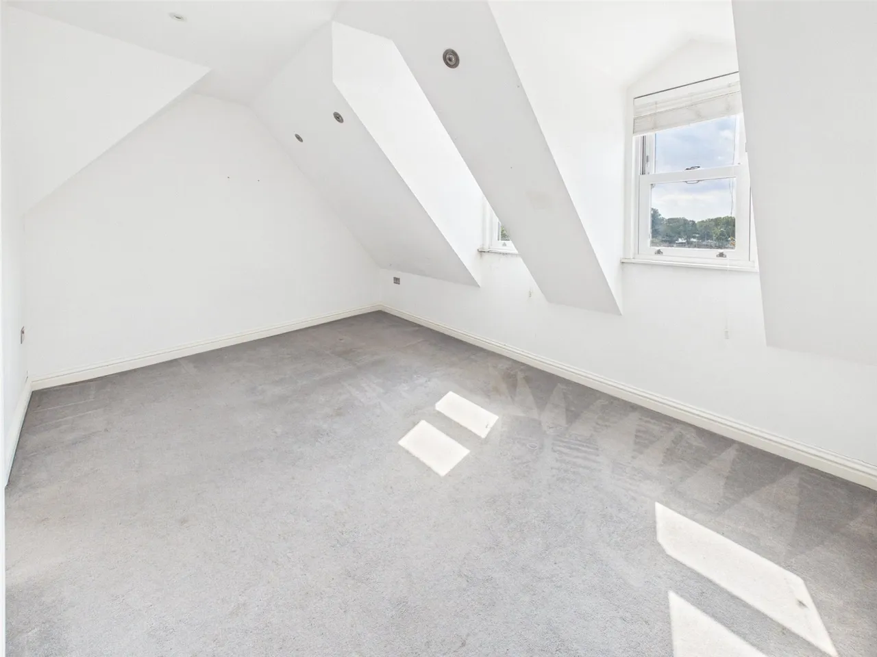 Upper Sunbury Road, Hampton, TW12, photo 8
