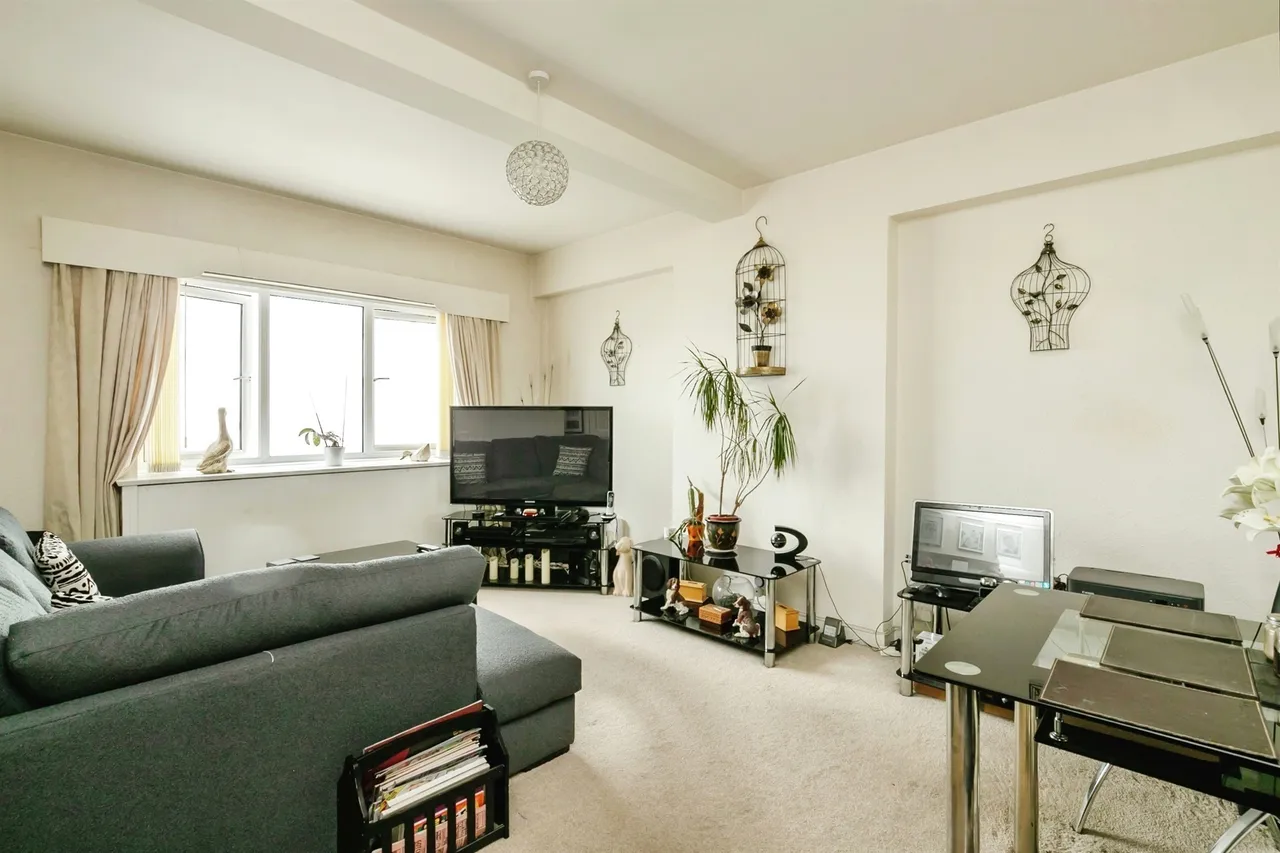 Marine Court, St. Leonards-On-Sea, photo 4