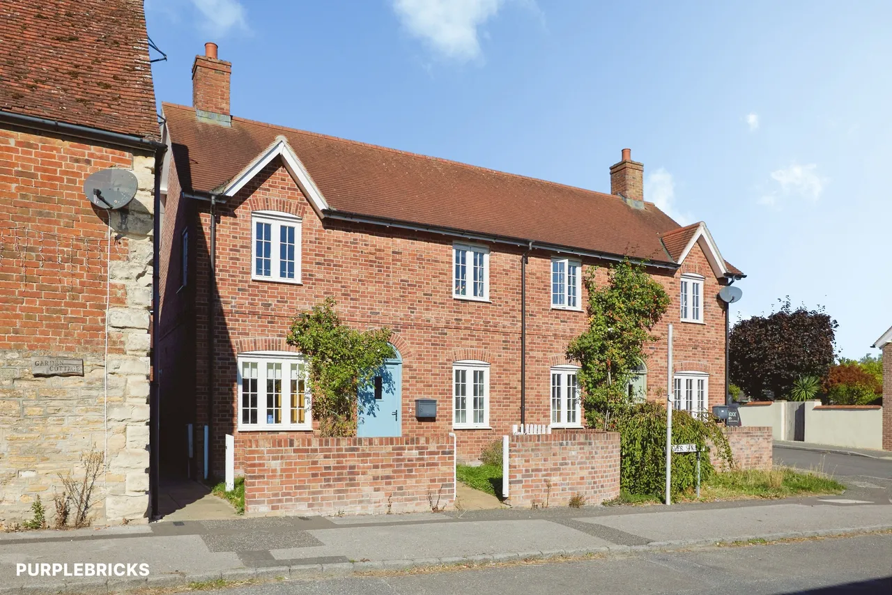 2 bed house for sale, Higher Street, Blandford Forum, DT11
