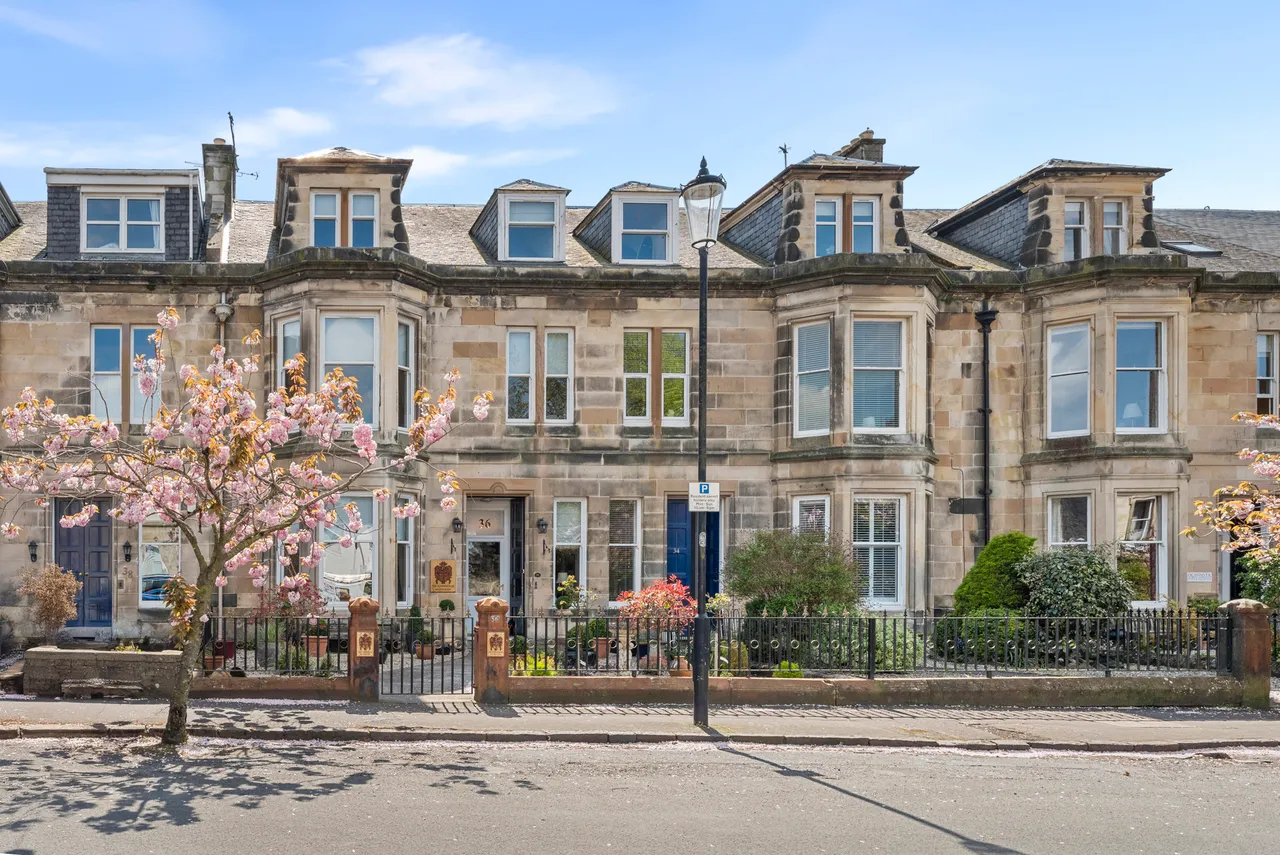 6 bed house for sale — 36 Park Circus, Ayr, KA7 2DL