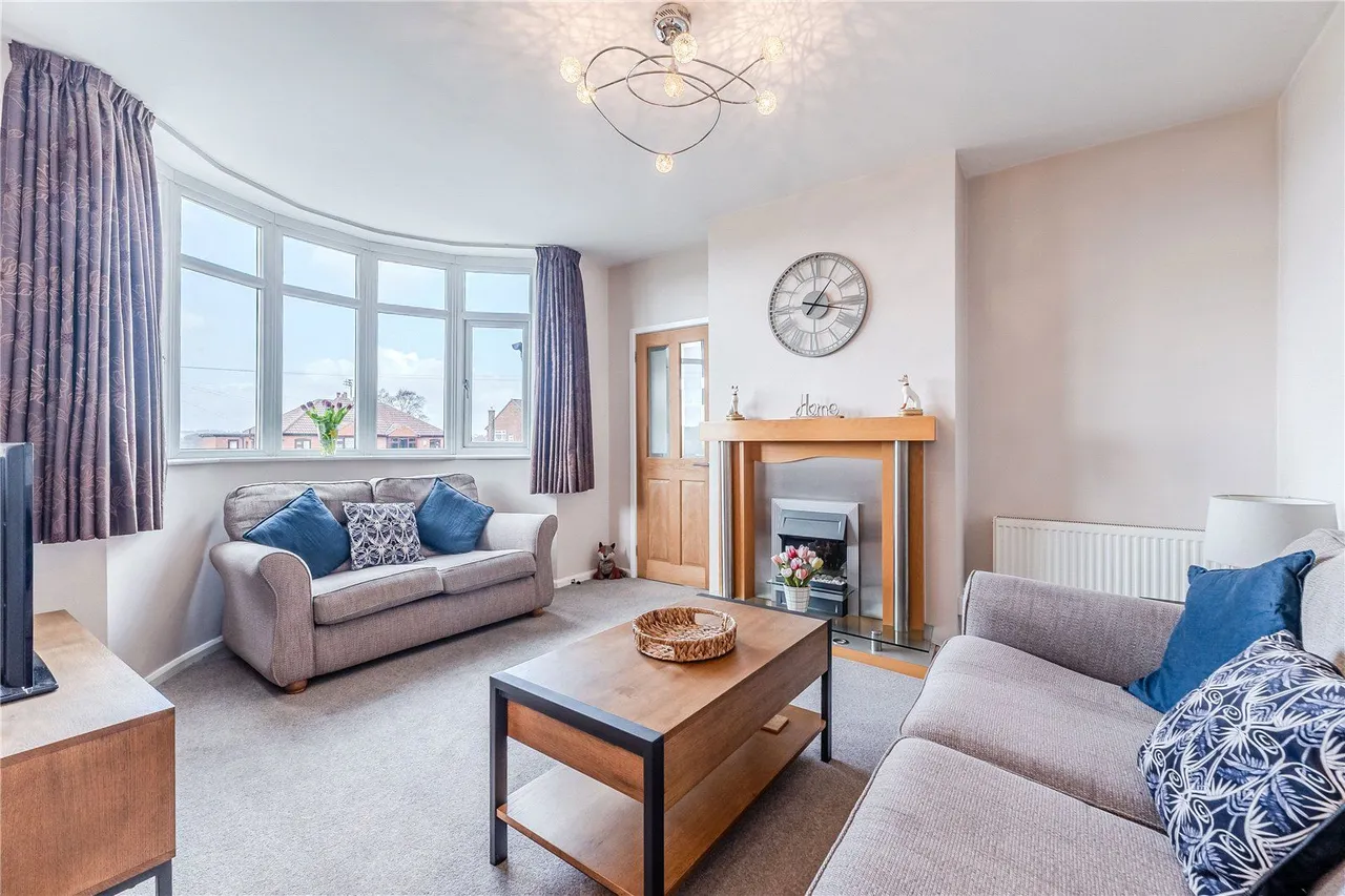 Tinshill Road, Leeds, LS16, photo 4
