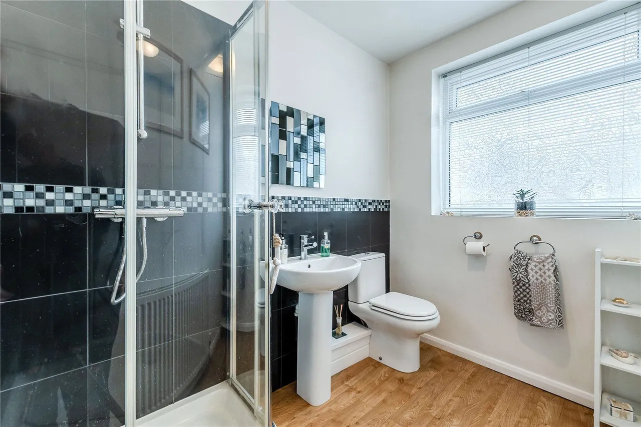 Tinshill Road, Leeds, LS16, photo 15