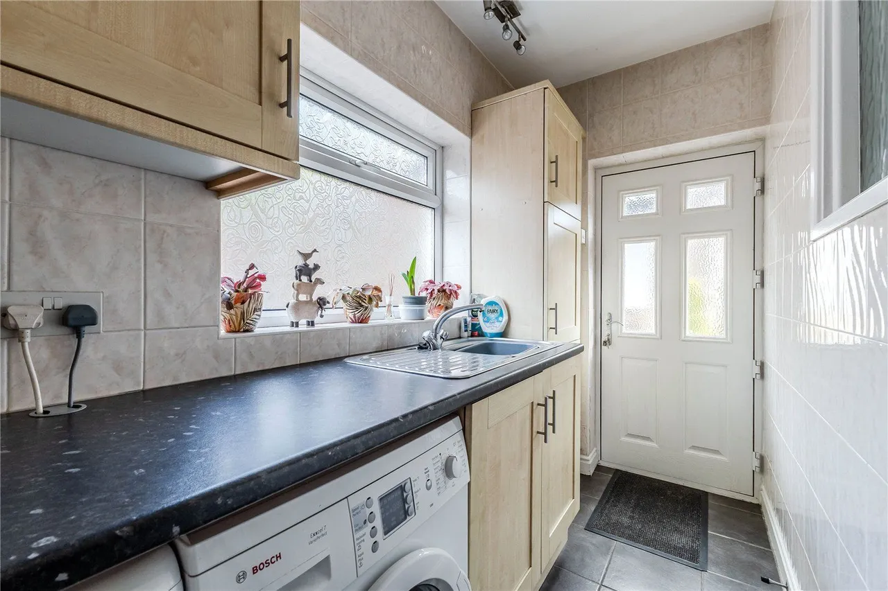Tinshill Road, Leeds, LS16, photo 12