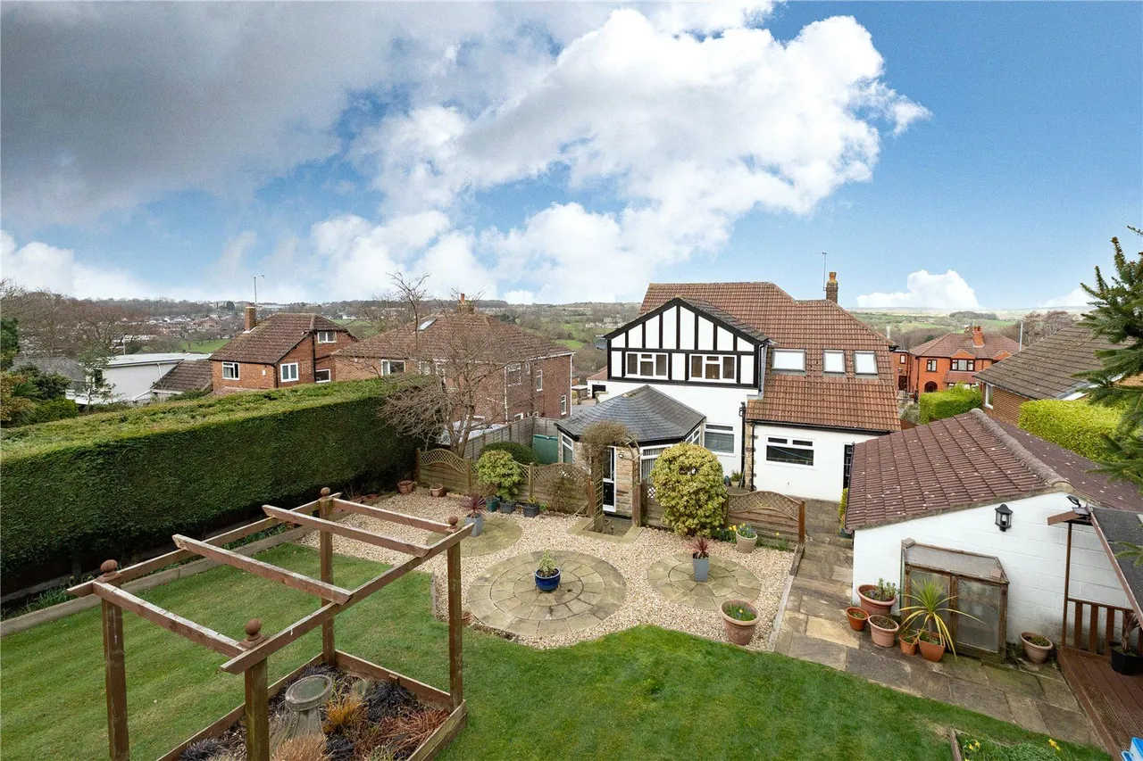Tinshill Road, Leeds, LS16, photo 8