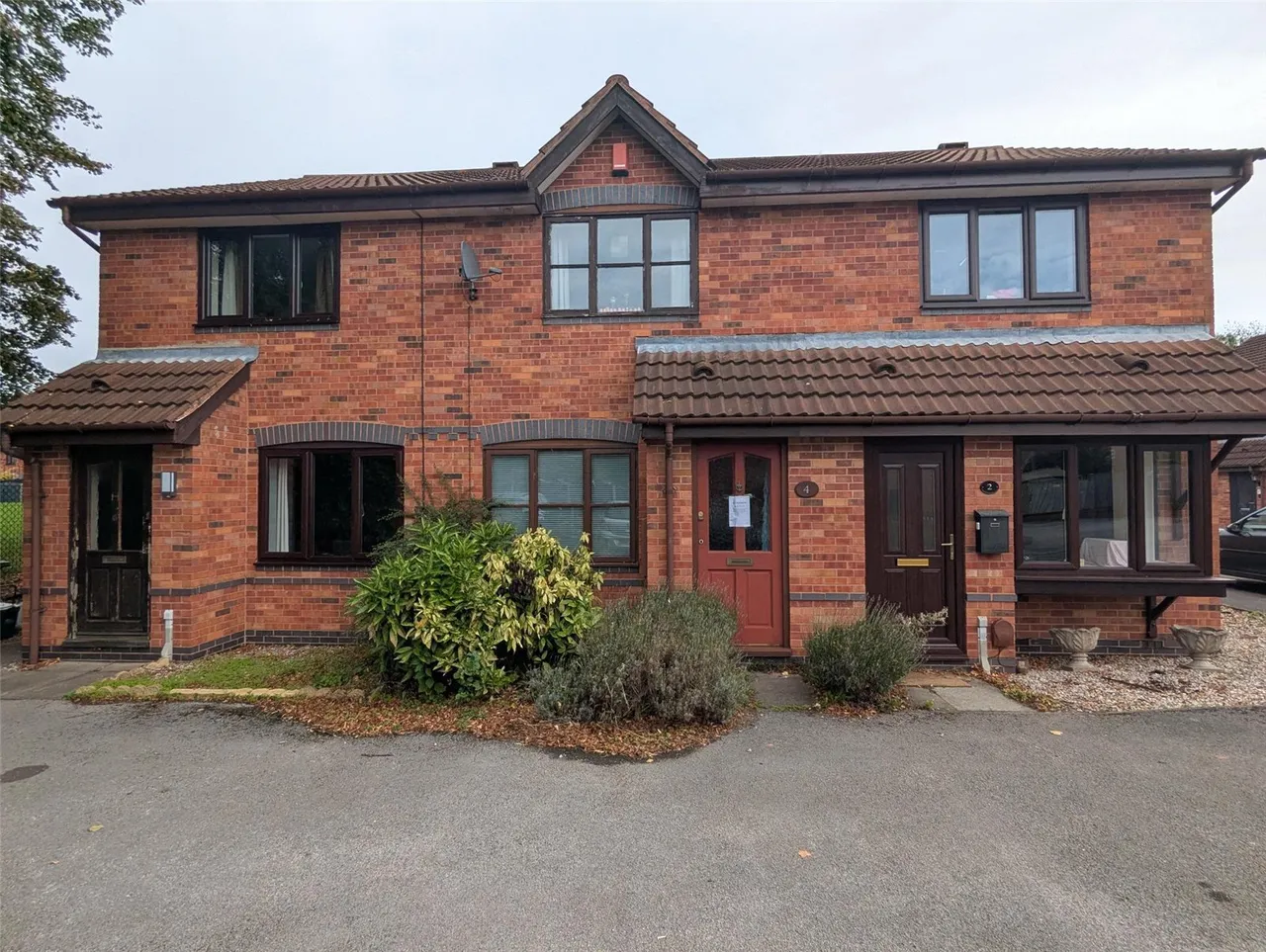 2 bed house for sale, Newport Close, Burton-on-Trent, DE14