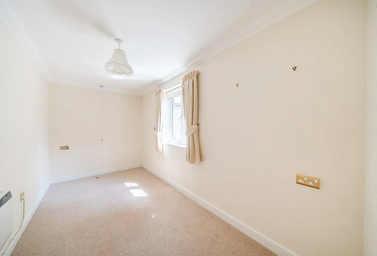 Lefroy Court, Gloucestershire, Talbot Road, GL51 6QA, photo 4