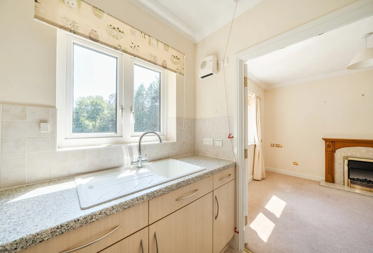 Lefroy Court, Gloucestershire, Talbot Road, GL51 6QA, photo 8
