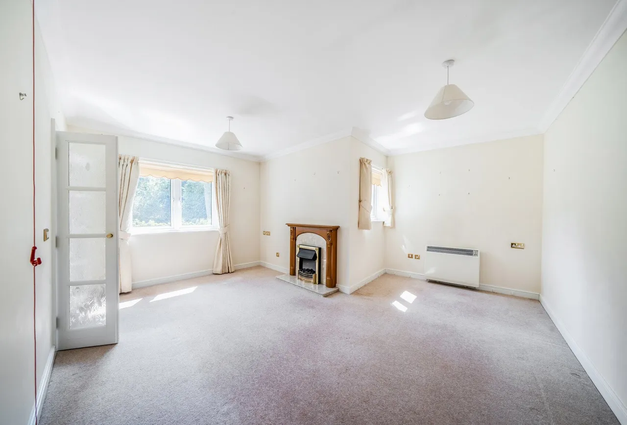 Lefroy Court, Gloucestershire, Talbot Road, GL51 6QA, photo 10