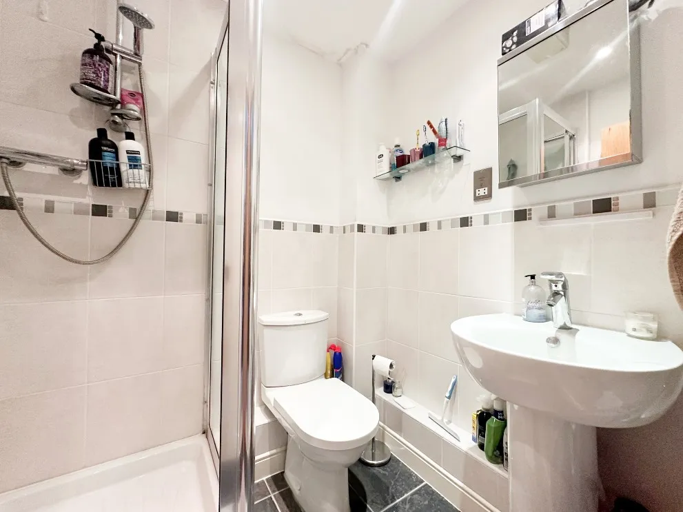 Heathcote Road, Camberley, GU15, photo 7