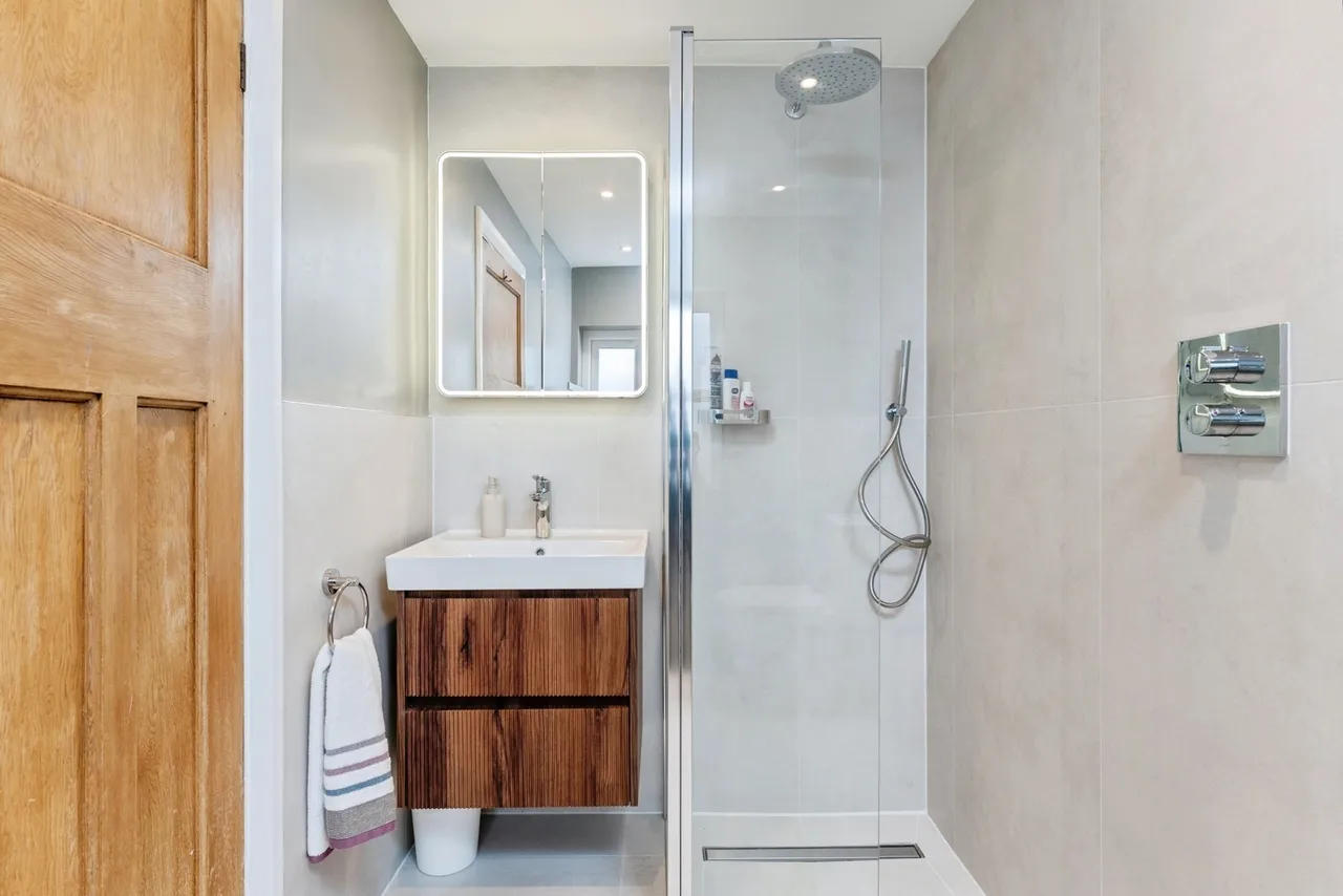 Station Road, Parkgate, CH64, photo 26