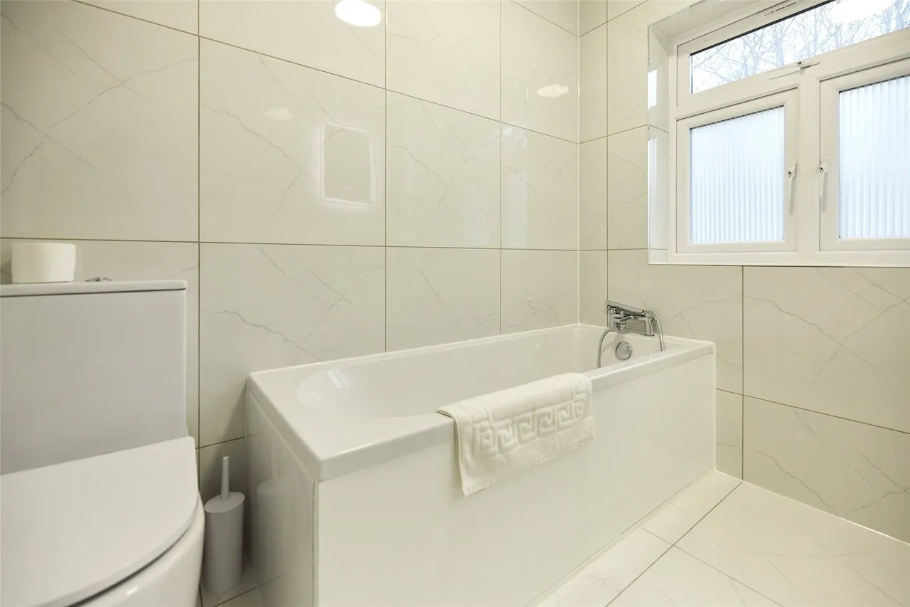 Ravenswood Court, Kingston Hill, Kingston upon Thames, KT2, photo 12