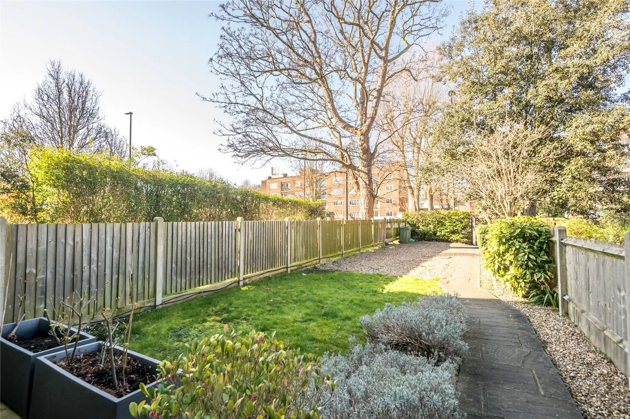 Effra Road, London, SW2, photo 13