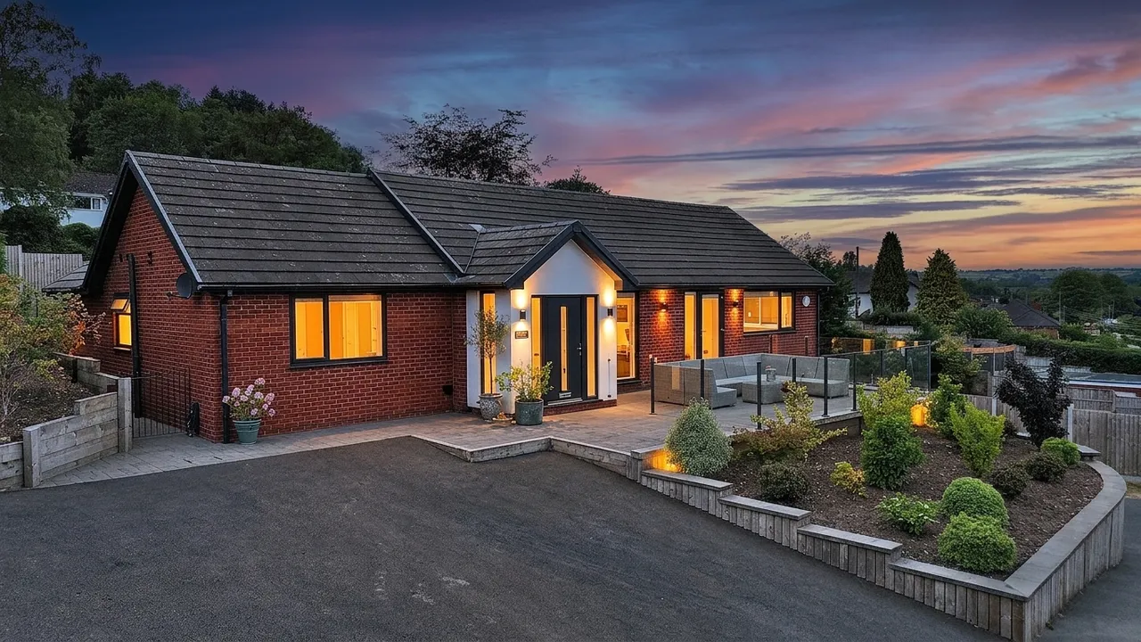 4 bed house for sale, Harewood Close, Cheadle, ST10