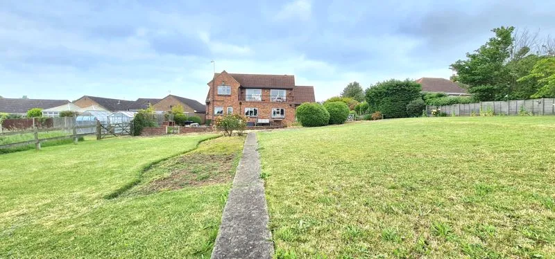 Highcliff Crescent, Rochford, Essex, SS4 3HN, photo 4
