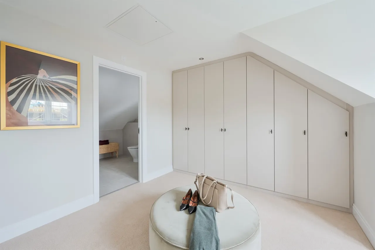 Folders Lane, Burgess Hill, photo 6
