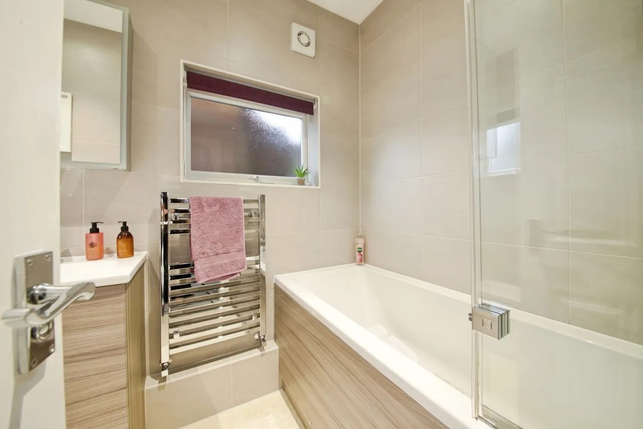 North Street, ROMFORD, Essex, RM1, photo 2