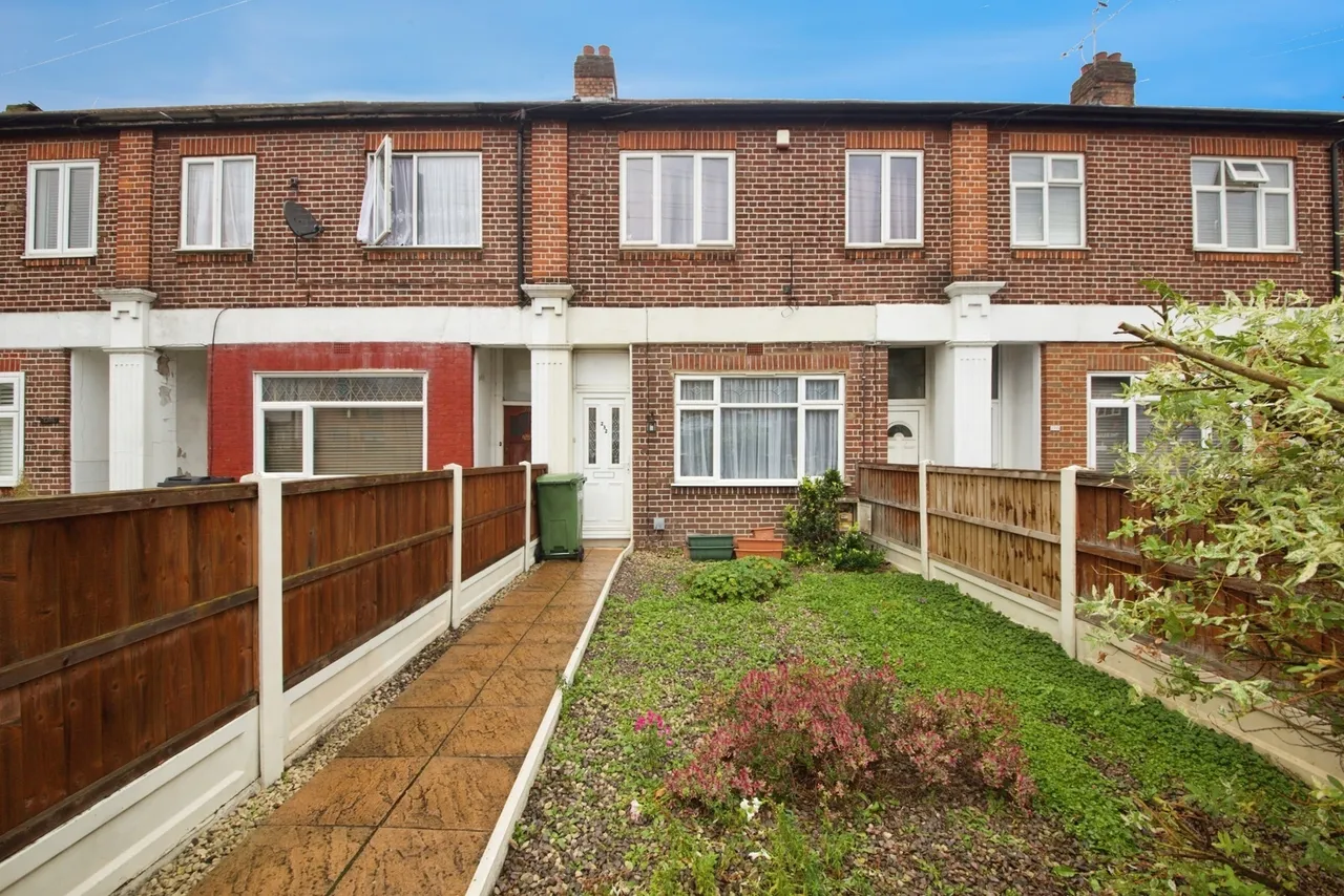 1 bed flat for sale — North Street, ROMFORD, Essex, RM1