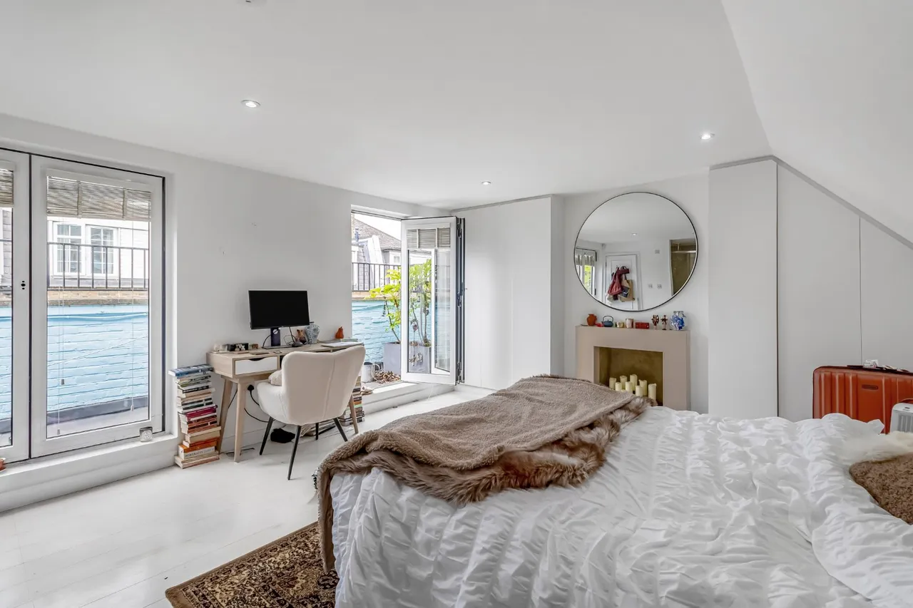 2 bed house for sale — Huntsworth Mews, Marylebone, London, NW1