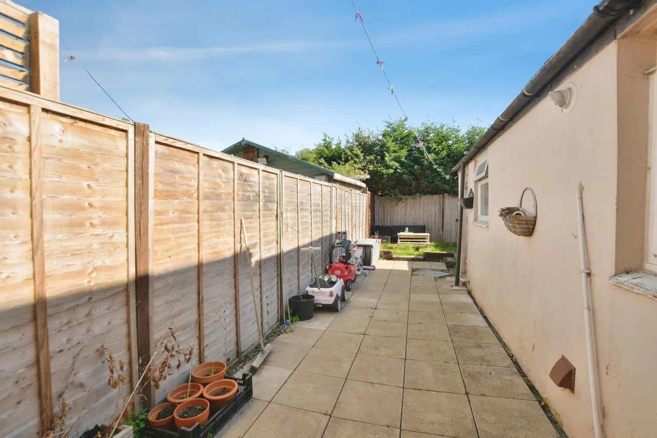 Manor Road, Lydd, TN29, photo 15