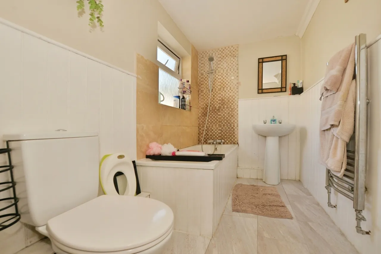 Manor Road, Lydd, TN29, photo 12
