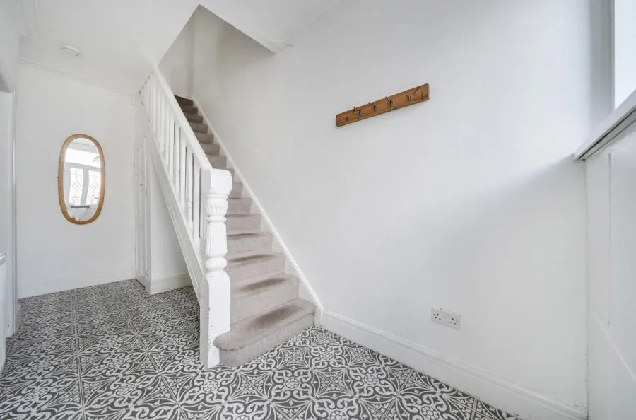Clodien Avenue, Heath, CF14, photo 9