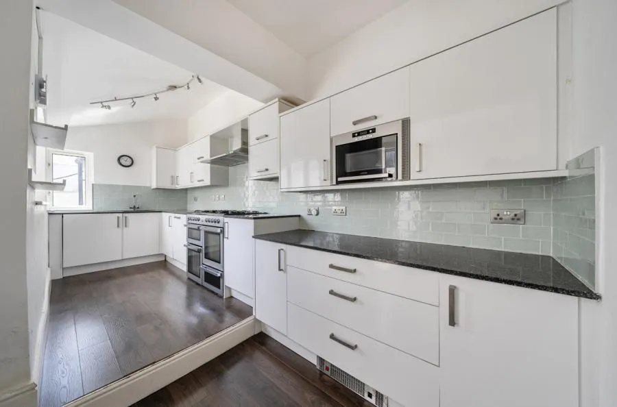 Clodien Avenue, Heath, CF14, photo 6