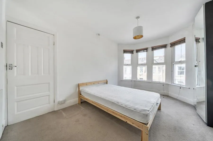 Clodien Avenue, Heath, CF14, photo 11