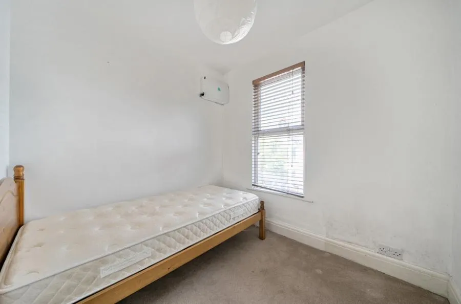 Clodien Avenue, Heath, CF14, photo 13
