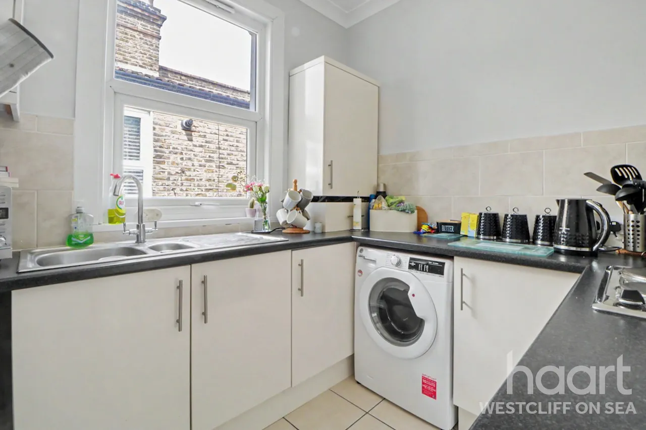 Hamlet Court Road, Westcliff-On-Sea, SS0, photo 2