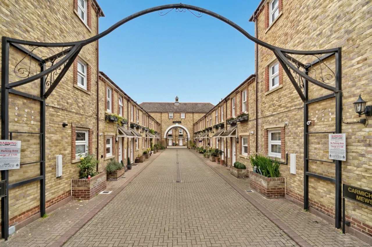 2 bed flat for sale — Carmichael Mews, Earlsfield, London, SW18