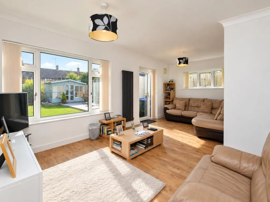 St Lukes Close, Spratton, photo 4