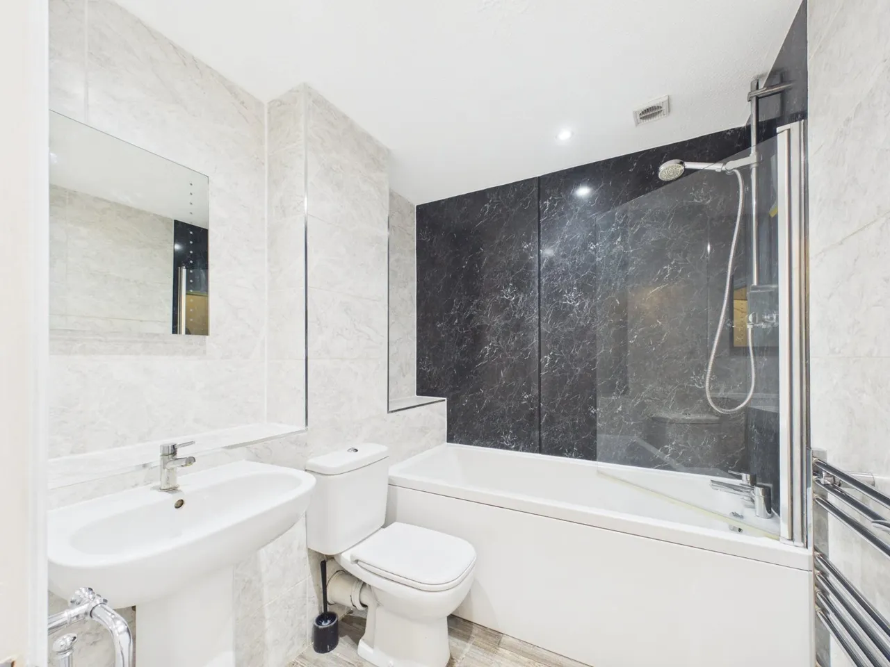 Sycamore Close, Bourne End, SL8, photo 11