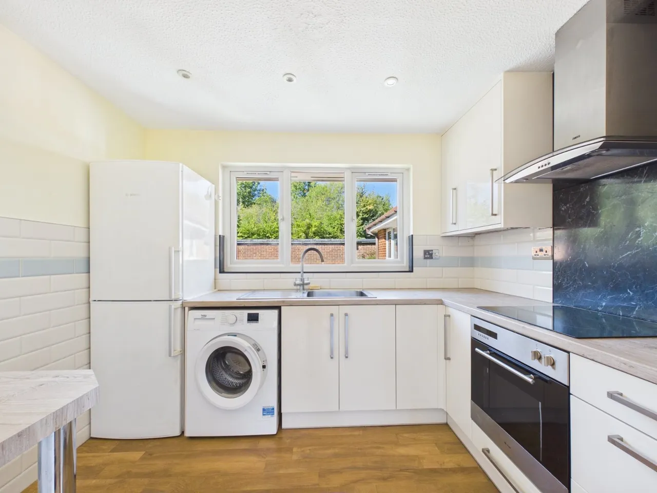 Sycamore Close, Bourne End, SL8, photo 12