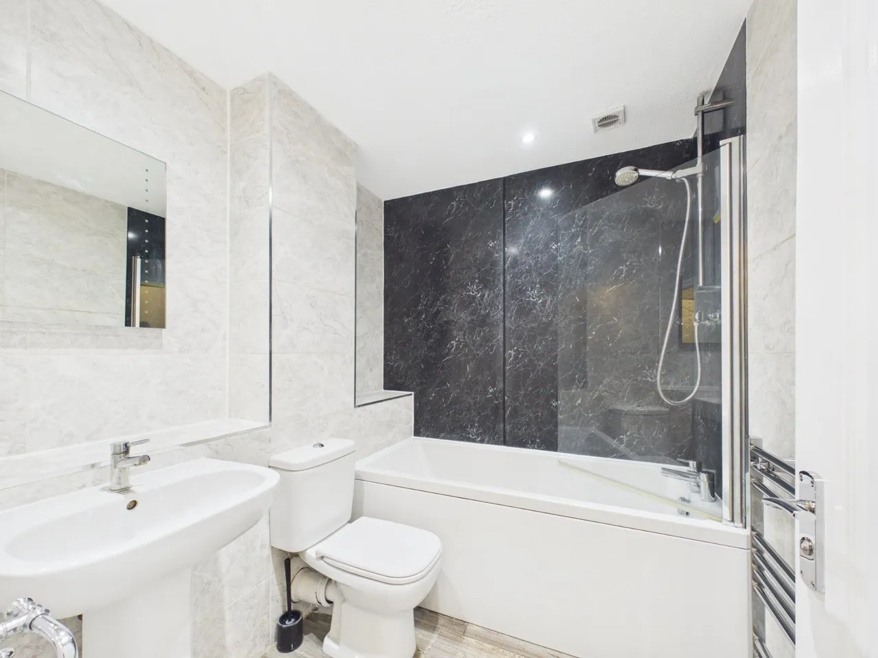 Sycamore Close, Bourne End, SL8, photo 14